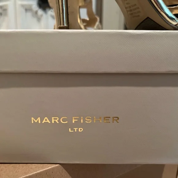 Gold sparkly detailed heels - Picture 2 of 6